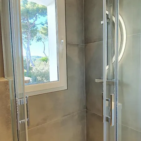 Vue A Classee 4 Etoiles-piscine Chauffee * Антиб