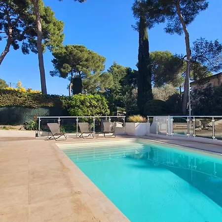 Vue A Classee 4 Etoiles-piscine Chauffee * Антиб