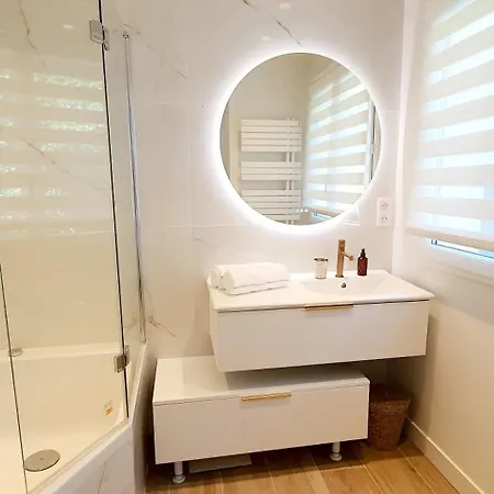 Vue A Classee 4 Etoiles-piscine Chauffee Вилла Антиб