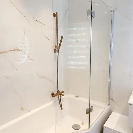 Vue A Classee 4 Etoiles-piscine Chauffee Антиб