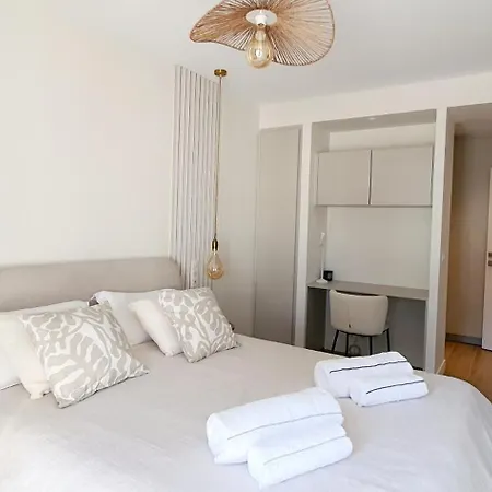 Vue A Classee 4 Etoiles-piscine Chauffee Вилла Антиб