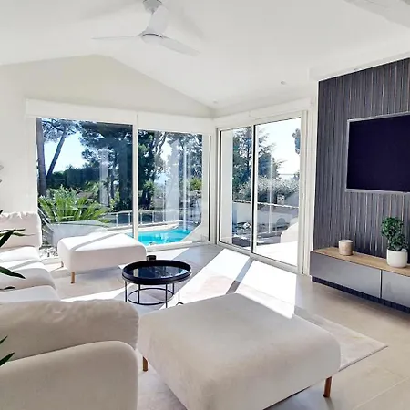 Vue A Classee 4 Etoiles-piscine Chauffee * Антиб