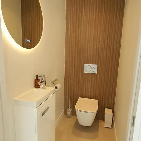 Vue A Classee 4 Etoiles-piscine Chauffee * Антиб