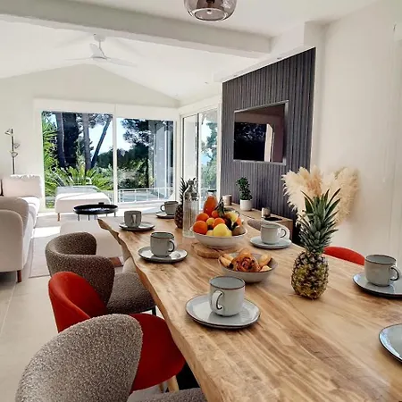 Vue A Classee 4 Etoiles-piscine Chauffee Вилла Антиб